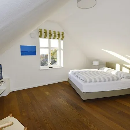 Apartment Villa-De-Meer-5-6-301616 *